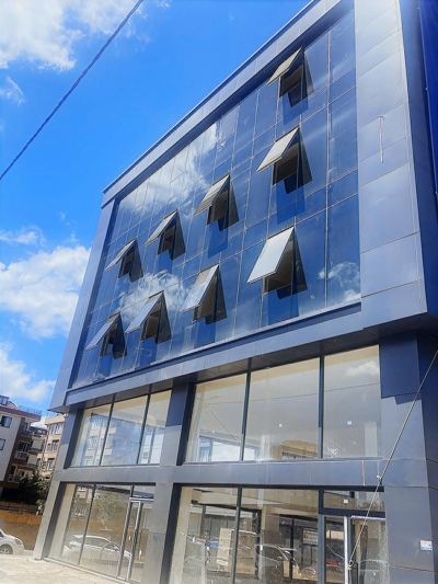 YENİ AÇILAN SAMANDIRA METRO İSTASYONU ÖNÜNDE KİRALIK DÜKKAN — fotoğraf 19