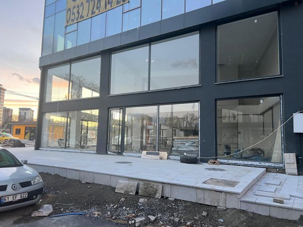 SAMANDIRA METRO İSTASYONU MEYDANI KİRALIK 550 M2 DÜKKAN&MAGAZA