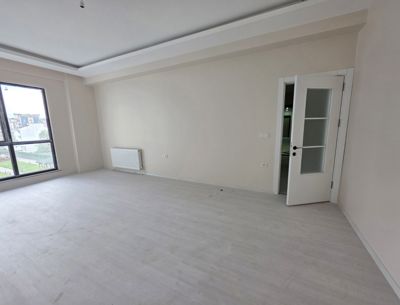 SANCAKTEPE DE 3+1 SATILIK DAİRE SİTE İÇİNDE — fotoğraf 3