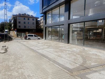 YENİ AÇILAN SAMANDIRA METRO İSTASYONU ÖNÜNDE KİRALIK DÜKKAN — fotoğraf 8