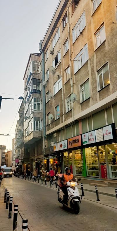 ÜMRANİYE ÇARŞI MERKEZDE KONUT İŞYERİ MÜTEAHHİTE VERİLMİŞ 3+1 İNŞ — fotoğraf 27