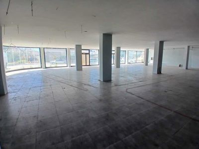 SANCAKTEPEDE GENİŞ CEPHE 1.750 m² DÜKKAN+DEPO+KAPALI OTOPARK — fotoğraf 4