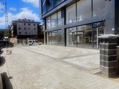 YENİ AÇILAN SAMANDIRA METRO İSTASYONU ÖNÜNDE KİRALIK DÜKKAN — fotoğraf 20