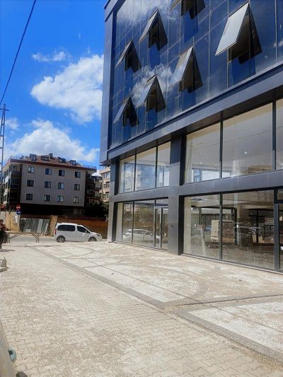 YENİ AÇILAN SAMANDIRA METRO İSTASYONU ÖNÜNDE KİRALIK DÜKKAN — fotoğraf 35