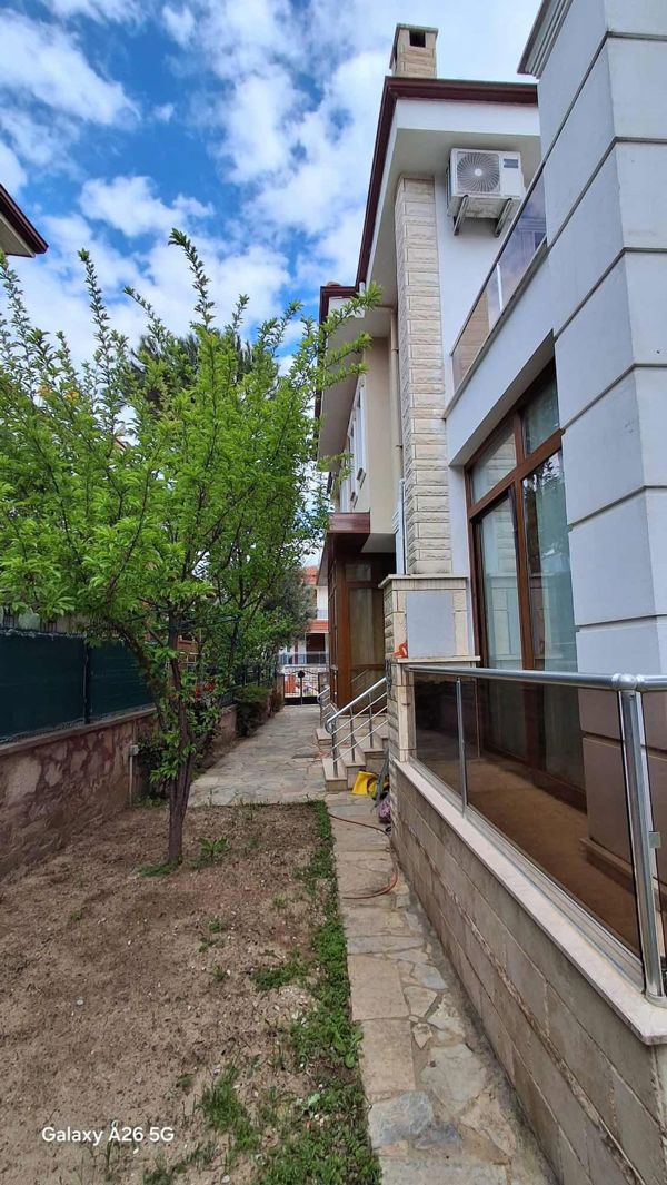 AYVALIK SARIMSAKLIDA SAKLIGÖL MANZARALI 4+1 VİLLA — fotoğraf 2