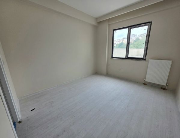 SANCAKTEPE DE 3+1 SATILIK DAİRE SİTE İÇİNDE