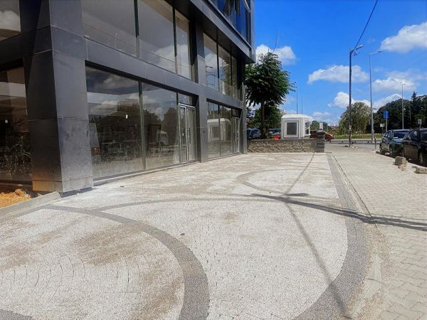 YENİ AÇILAN SAMANDIRA METRO İSTASYONU ÖNÜNDE KİRALIK DÜKKAN
