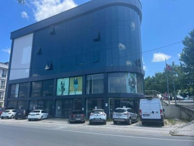 SANCAKTEPEDE GENİŞ CEPHE 1.750 m² DÜKKAN+DEPO+KAPALI OTOPARK — fotoğraf 2