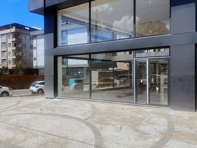 YENİ AÇILAN SAMANDIRA METRO İSTASYONU ÖNÜNDE KİRALIK DÜKKAN — fotoğraf 14