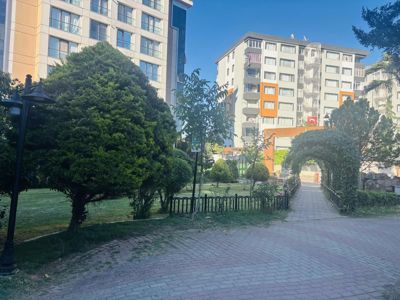 ÜMRANİYE AŞAĞI DUDULLUDA SİTE İÇERİSİNDE SATILIK 3+1 DAİRE — fotoğraf 3